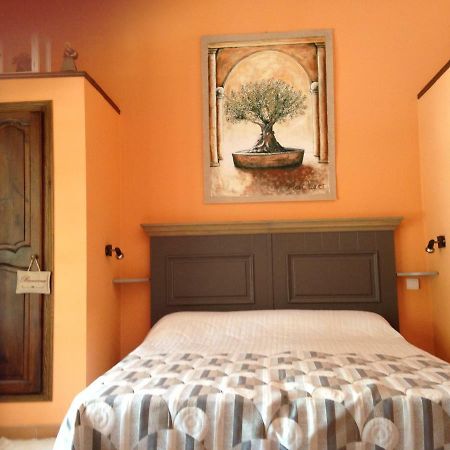 Mas Des Oliviers Bed & Breakfast Saint-Marc-Jaumegarde Ngoại thất bức ảnh