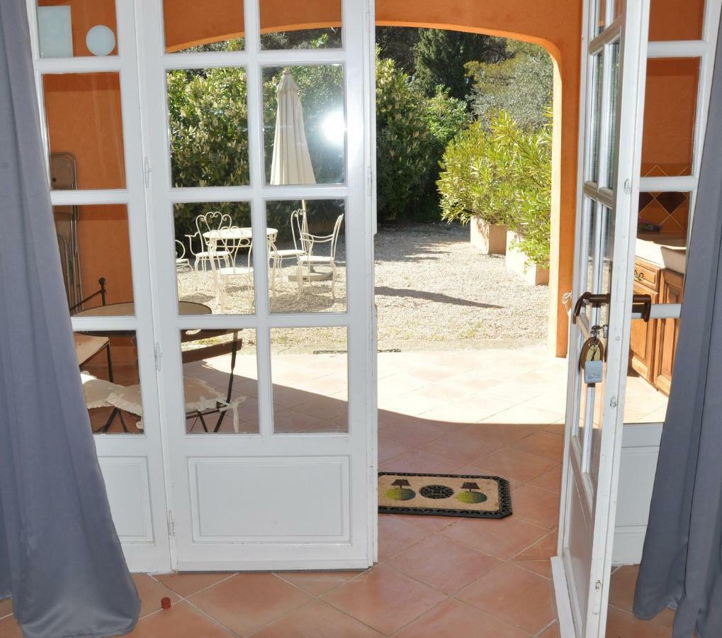 Mas Des Oliviers Bed & Breakfast Saint-Marc-Jaumegarde Ngoại thất bức ảnh